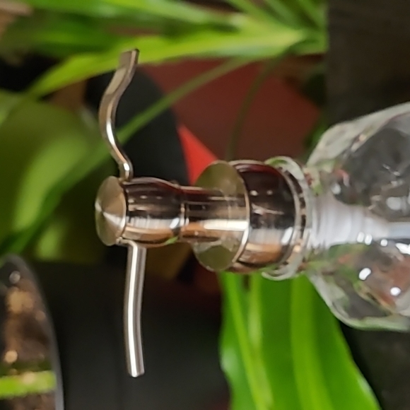 Tahari Oil Can Soap Dispenser - Picture 2 of 7